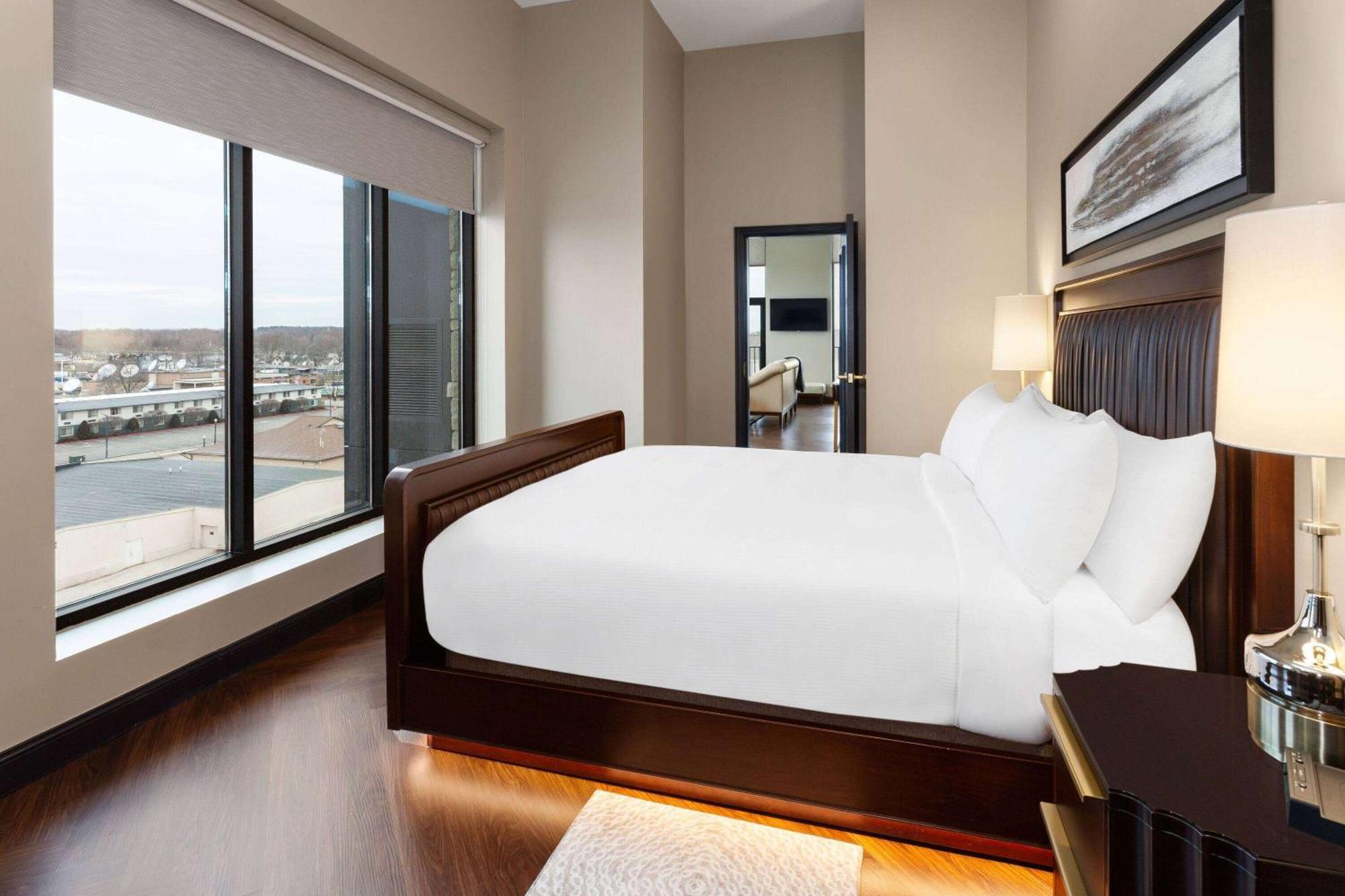 Legacy Hotel, Trademark Collection By Wyndham خليج مورو المظهر الخارجي الصورة